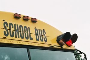 school-bus-red-light-655548-m.jpg